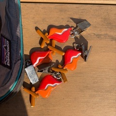 パタゴニア　靴　とテーブルクロスウエイトの画像