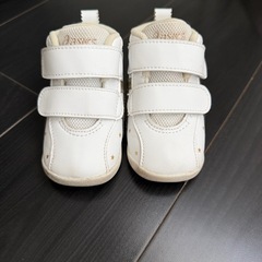 asics ベビーシューズ 12cm ホワイト 星柄の画像