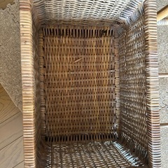 籐製ワゴンの画像
