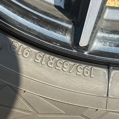 スタッドレスタイヤ ホイール付  プリウスなどに！の画像