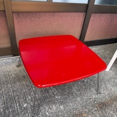 折りたたみテーブルの画像