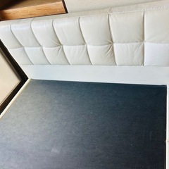 イタリアンレザー ダブルベッドフレームの画像