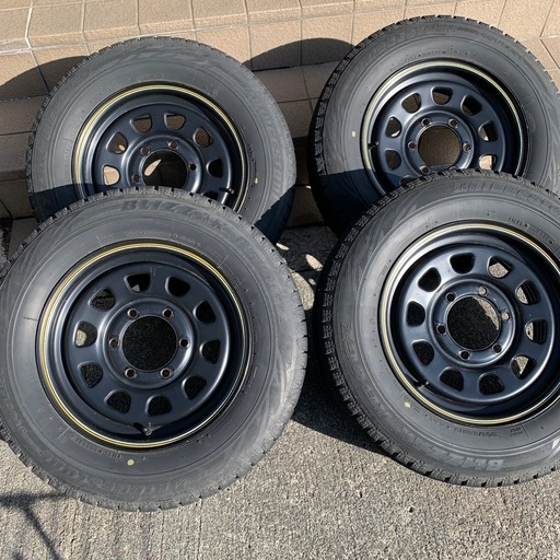 ハイエース　ブリヂストン　スタッドレス　