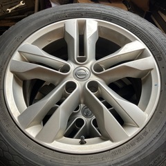 決まりました。エクストレイル純正ホイール（夏タイヤ付き）の画像