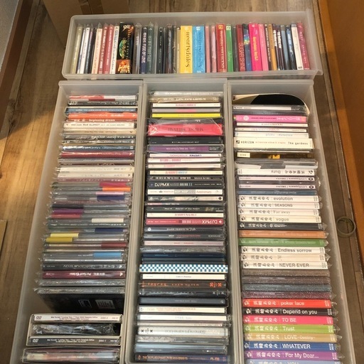 CD.ライブDVDなど大量。ケースごとまとめて