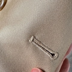 美品 カーキ ロングトレンチコート 未使用に近い 高級感抜群の画像