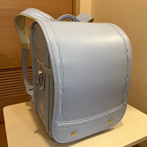 ランドセル　女の子　小学校　入学　
水色　中古