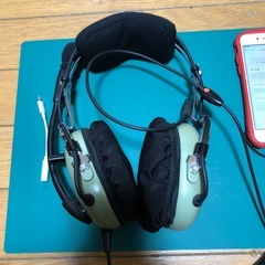 iPhone 6s 16GBとDAVID Clarkヘッドセットの画像