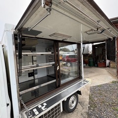 キャリートラック移動販売車の画像