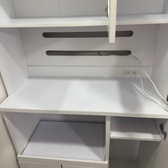 食器棚の画像