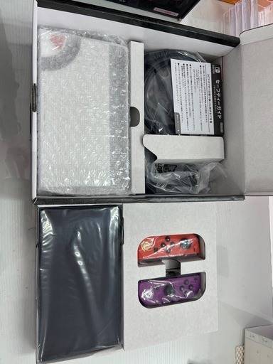 新古品　Nintendo Switch 有機EL ポケモン版