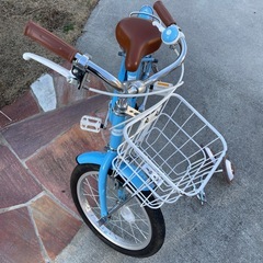 自転車（補助輪つき）の画像