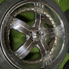 タイヤホイールの画像
