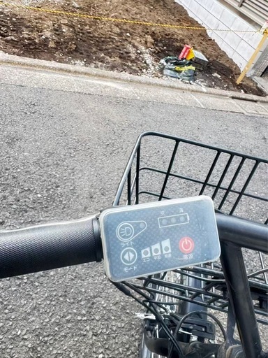 美品 電動アシスト自転車　保証期間内　
8.5Ah 26型