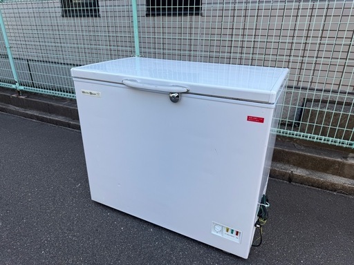 WHITE BEAR 　業務用　冷凍ストッカー　フリーザー　冷凍庫　２５０L　ガラス扉　キャスター付き　NWBST250-G