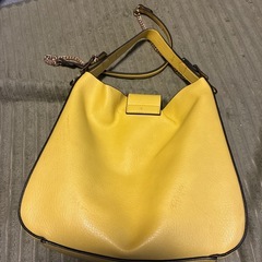 ZARAイエローショルダー
の画像