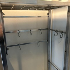 ステンレス棚ツール掛け付きコンロ奥シェルフ　幅75cmの画像