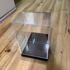 フィギュア用ショーケース2個＋透明台座2個セットの画像