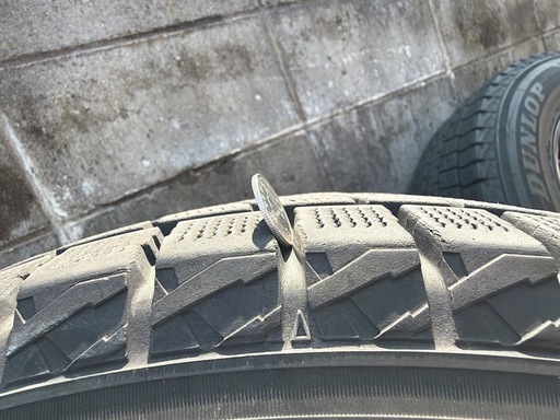 ２２５／６５Ｒ１７　ダンロップスノータイヤ