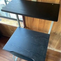 パソコンデスクの画像