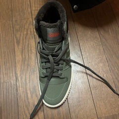 adidasスニーカーの画像