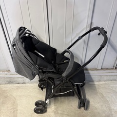 ベビーカー　車の補助シートの画像