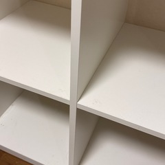 白い8マス棚の画像