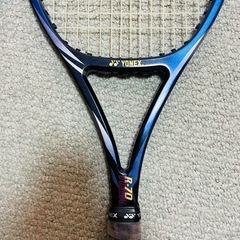 硬式テニスラケット（古い）の画像
