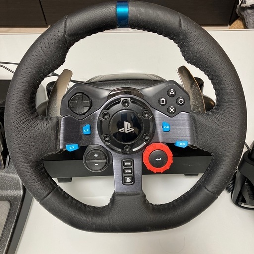 logitech G29  DRIVING FORCE ほぼ未使用