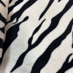 ゼブラ柄　ラグマット185×185の画像