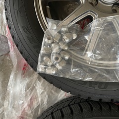 トーヨータイヤ オブザーブ スタッドレスタイヤ 15インチの画像