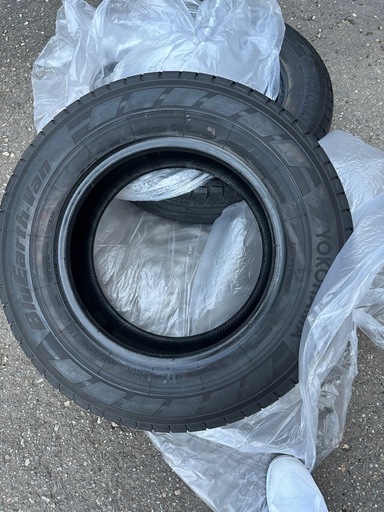 夏タイヤ ２本195/80r15