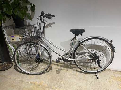 27インチ　6段変速　自転車　シルバー