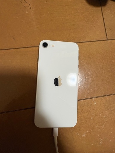 【早い者勝ち・3月21日直接取引のみ】iPhone  SE