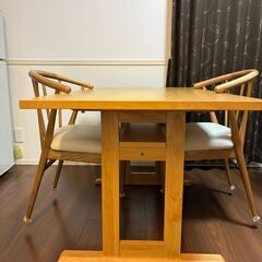 【大幅値下げ：10,000円】２人掛けテーブルセットの画像