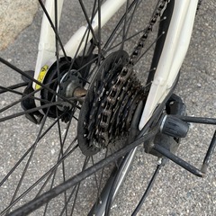 【直接引き取り限定・広島】ブリヂストン シュライン 24インチ ホワイト 7段変速の画像