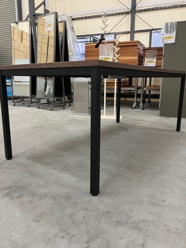 【来店歓迎】【OF-132】美品 幅180cm ミーティングテーブル 配線カバー付 会議テーブル 商談テーブル ブラウンカラー 事務用
