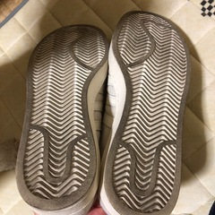 adidas  スニーカーの画像