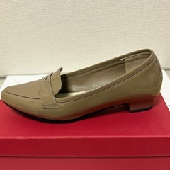 【美品】oriental traffic　ベージュ　雨天対応パンプス　Mサイズ　箱付き　【3/27まで】の画像