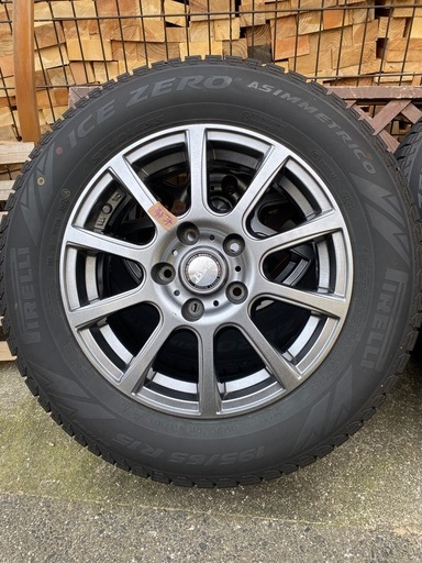ピレリ　スタッドレス 195/65/R15 2024年製