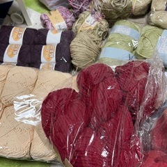 大量の毛糸や布など②の画像
