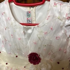 ドレス130センチの画像