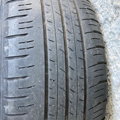 トヨタ　アクア　　185/60R/15インチ　鉄製ホイール、ホイールキャップ付　タイヤホイール４本セット の画像