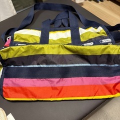 LeSportsac ボストンバッグ マルチカラー　旅行用バックの画像