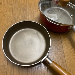 フライパン２つ　3/28までに受取の画像