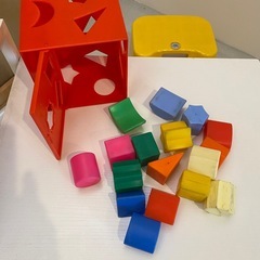 幼児用2段ステップと型はめパズルのセットの画像