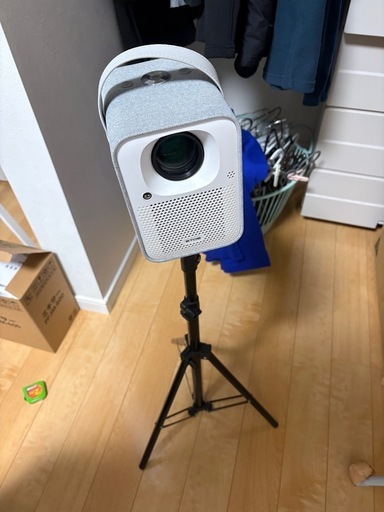 ETOE Seal 60インチスクリーン三脚セットプロジェクター　Google TV Netflix