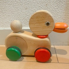 ボーネルンドの知育おもちゃ3点、TOEベビーパークの百玉そろばんセットの画像