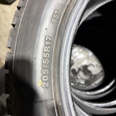 海外メーカースタッドレス４本の画像