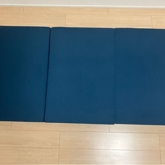 ＜取引中＞【美品】三つ折りマットレスシングルサイズの画像